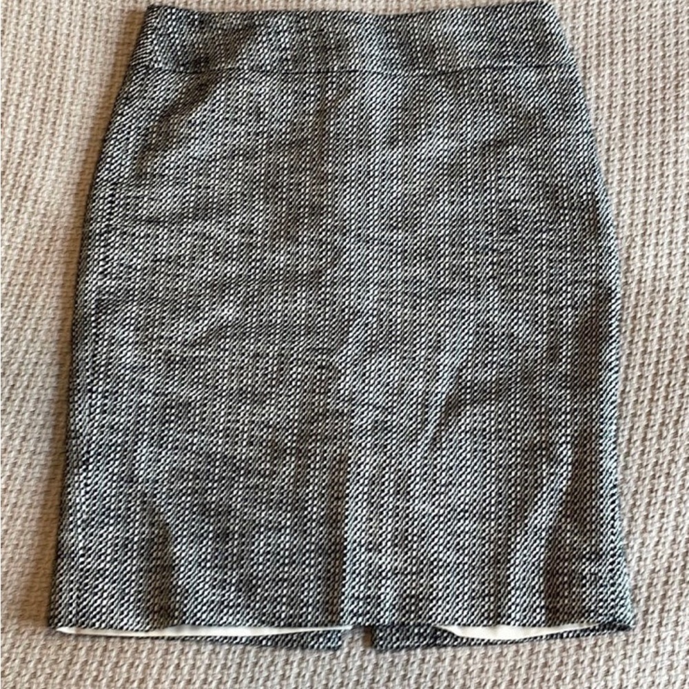 Loft Black and White Patterned Pencil Skirt size 4